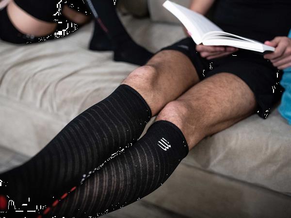 Grote foto compressport recovery socks black 1s kleding heren sportkleding
