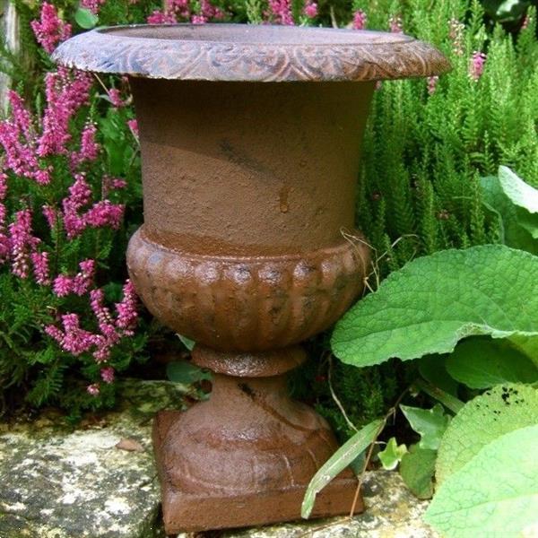 Grote foto gietijzeren plantenbak voor buiten sierlijk tuin en terras bloempotten