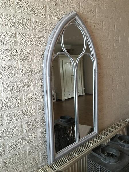 Grote foto kerkspiegel groot spiegel zoals een kerkraam huis en inrichting spiegels