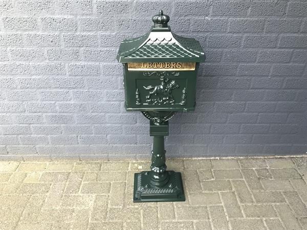 Grote foto staande brievenbus postbus groen engelse stijl tuin en terras tuindecoratie