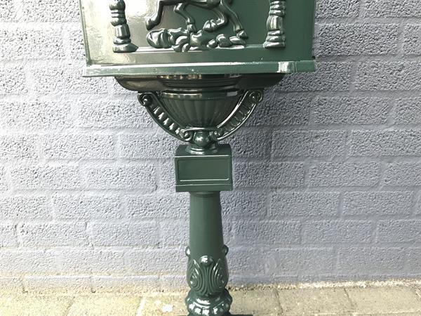 Grote foto staande brievenbus postbus groen engelse stijl tuin en terras tuindecoratie