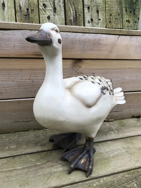 Grote foto tuinbeeld van een eend leuk beeld polyresin tuin en terras tuinbeelden en tuinkabouters