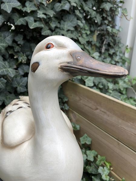 Grote foto tuinbeeld van een eend leuk beeld polyresin tuin en terras tuinbeelden en tuinkabouters