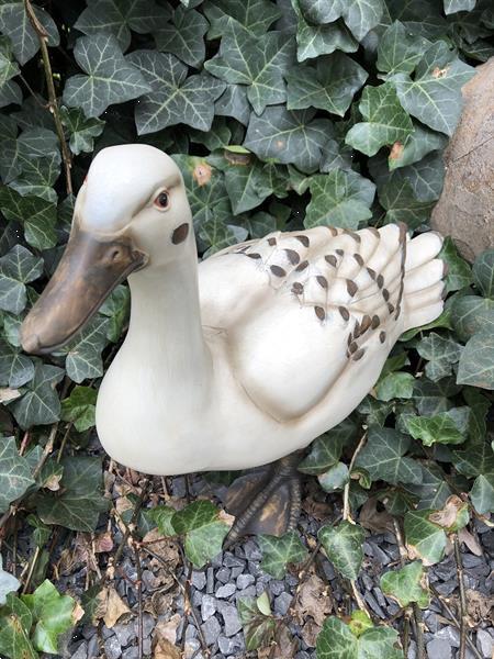 Grote foto tuinbeeld van een eend leuk beeld polyresin tuin en terras tuinbeelden en tuinkabouters
