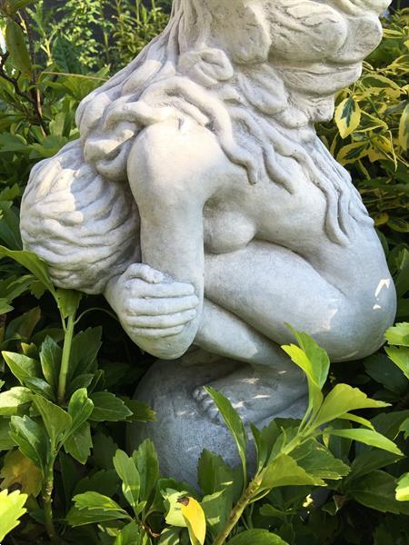 Grote foto groot engelenbeeld stenen tuinbeeld engel tuin en terras tuinbeelden en tuinkabouters