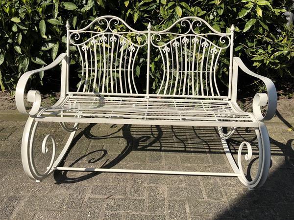 Grote foto prachtige vol smeedijzeren schommelbank tuin en terras tuindecoratie