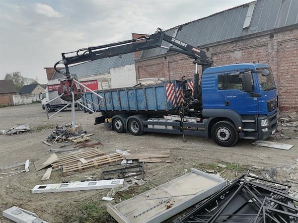 Grote foto opkoop van oud ijzer en autowrakken diensten en vakmensen metaalbewerking