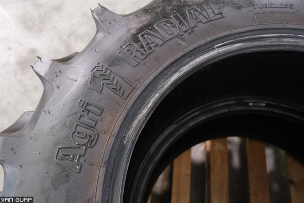 Grote foto band0055 lassa 280 85r24 11 2r24 tubeless ban19 agrarisch mechanisatie