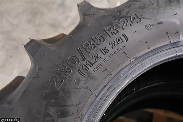 Grote foto band0055 lassa 280 85r24 11 2r24 tubeless ban19 agrarisch mechanisatie