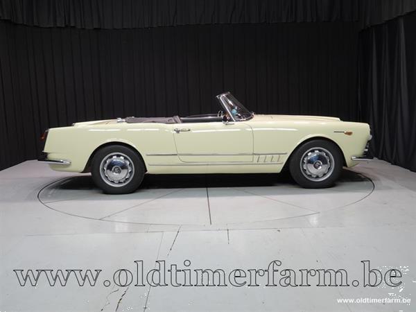 Grote foto alfa romeo 2000 spider touring 62 auto alfa romeo