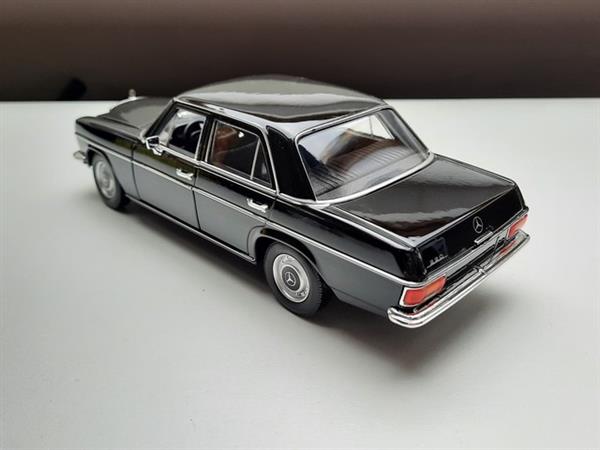 Grote foto nieuw modelauto mercedes benz 220 welly 1 24 hobby en vrije tijd 1 24