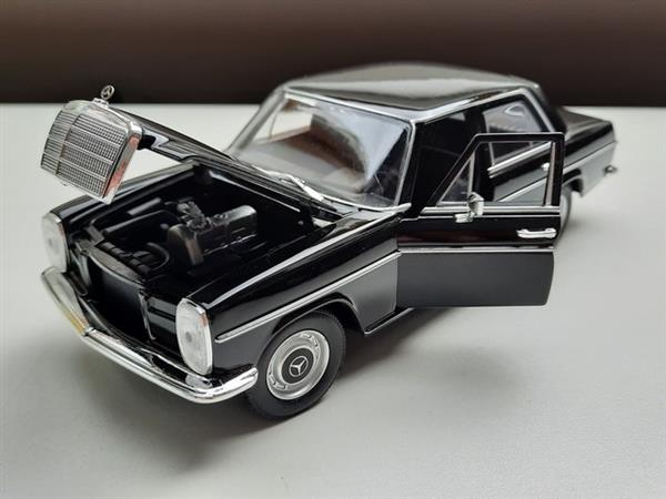 Grote foto nieuw modelauto mercedes benz 220 welly 1 24 hobby en vrije tijd 1 24