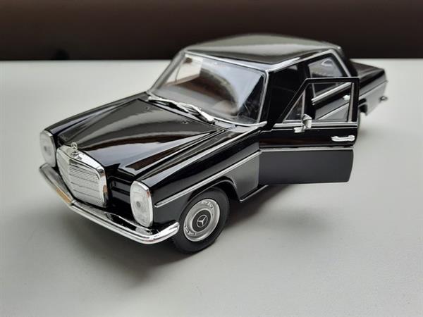Grote foto nieuw modelauto mercedes benz 220 welly 1 24 hobby en vrije tijd 1 24