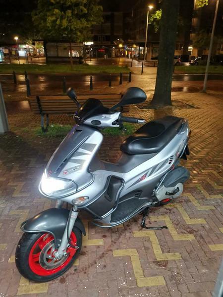 Grote foto gilera runner pro 180 dd auto diversen bedrijfswagens overig