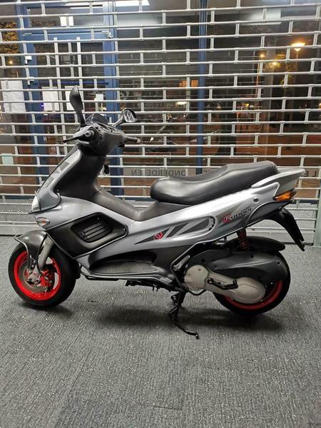 Grote foto gilera runner pro 180 dd auto diversen bedrijfswagens overig