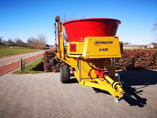 Grote foto haybuster h 835 strohakselaar agrarisch uithalers en verdelers