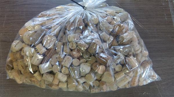 Grote foto handenarbeid kurk kurken assortiment 1kg. 14 50 verzamelen overige verzamelingen