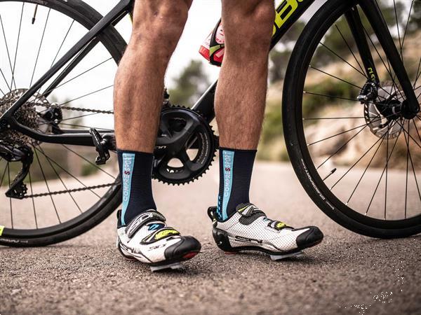 Grote foto compressport pro racing socks bike v3.0 blue 39 41 sport en fitness overige sport en fitness