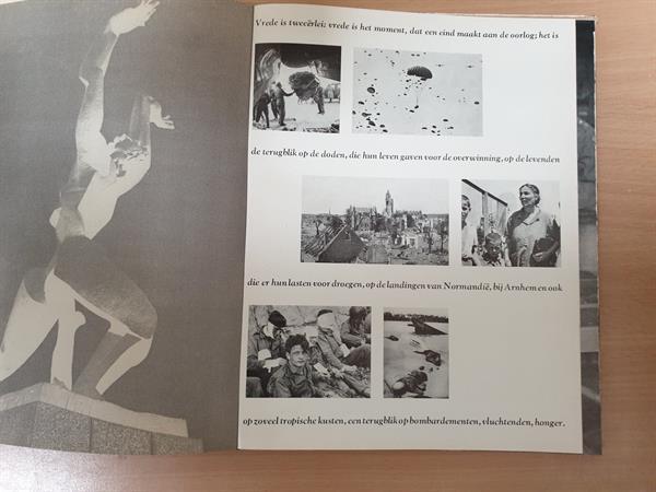 Grote foto 10 jaar vrede nationaal gedenkboek uit 1955 boeken overige boeken