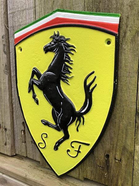 Grote foto ferrari decoratie wanddecoratie ferrari logo tuin en terras tuindecoratie