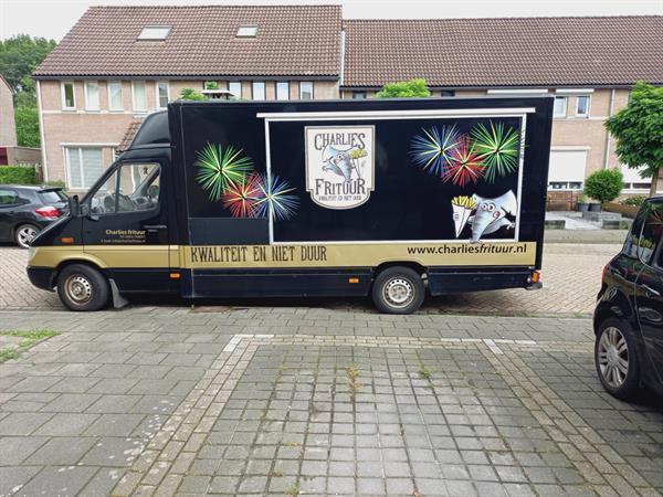 Grote foto frietwagen cateringwagen mercedes sprinter zakelijke goederen food