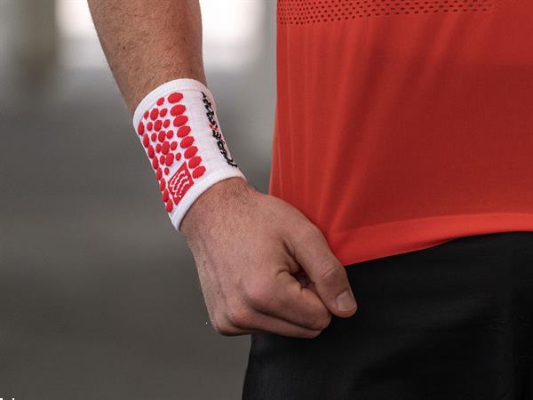 Grote foto compressport sweatband white per stuk sport en fitness loopsport en atletiek
