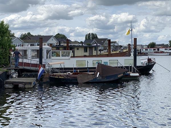 Grote foto recreatiewoonboot op eigen grond met eigen water. vakantie nederland zuid