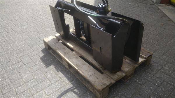 Grote foto quick hitch adapter voor mustang gehl bobcat caterpillar doe het zelf en verbouw aanbouwdelen