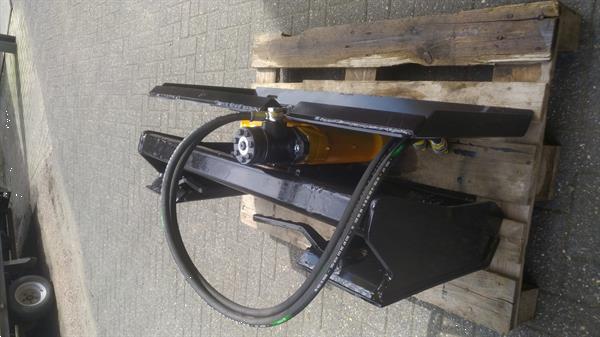 Grote foto quick hitch adapter voor mustang gehl bobcat caterpillar doe het zelf en verbouw aanbouwdelen