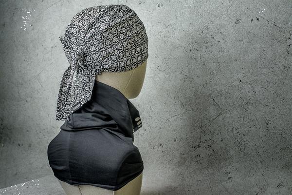 Grote foto twee kopftuch bandanas. hoofdsjaal. a bw kleding heren hoeden en petten