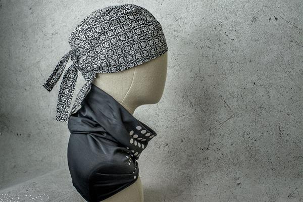 Grote foto twee kopftuch bandanas. hoofdsjaal. a bw kleding heren hoeden en petten