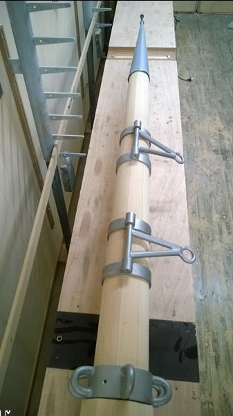 Grote foto holle houten mast of rondhout op maat gemaakt watersport en boten bootonderdelen