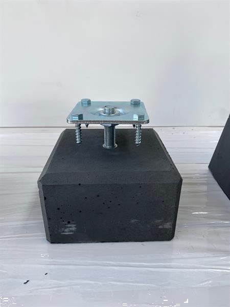 Grote foto betonpoeren en hardstenen sokkels uit voorraad tuin en terras veranda en overkappingen