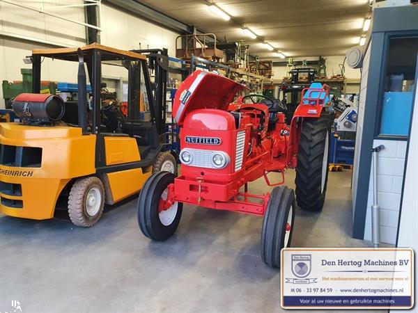 Grote foto nuffield oldtimer tractor trekker aftakas hefinrichting doe het zelf en verbouw gereedschappen en machines