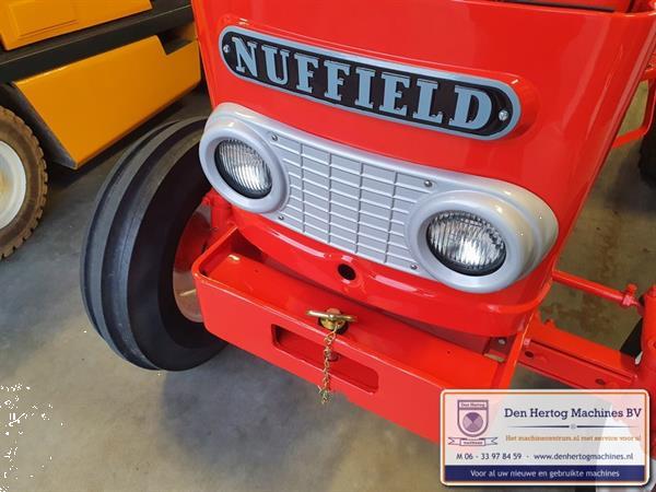 Grote foto nuffield oldtimer tractor trekker aftakas hefinrichting doe het zelf en verbouw gereedschappen en machines