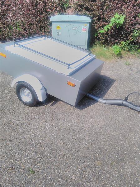 Grote foto vintage bagagewagen met deksel auto diversen aanhangers