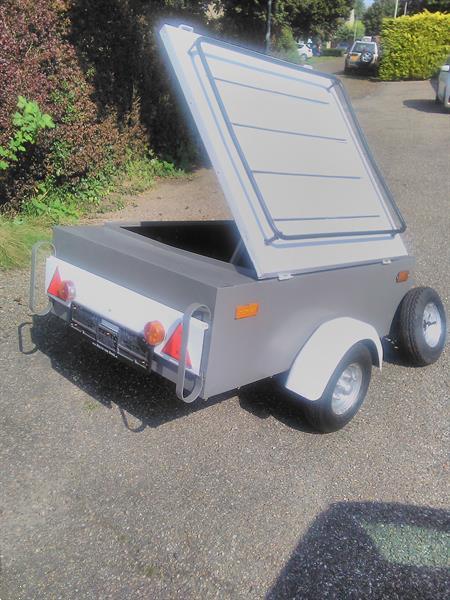 Grote foto vintage bagagewagen met deksel auto diversen aanhangers