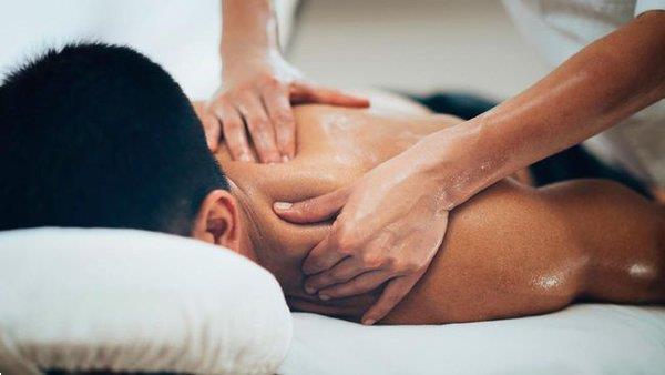 Grote foto chiropractor and full body massage beauty en gezondheid massage