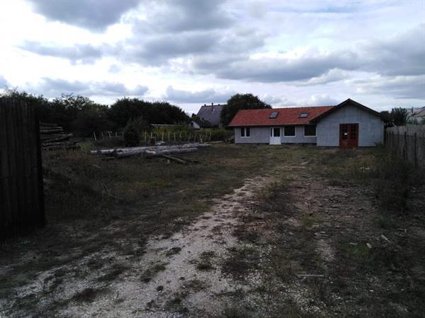 Grote foto ruim l vormig woonhuis in het midden van hongarije huizen en kamers nieuw europa