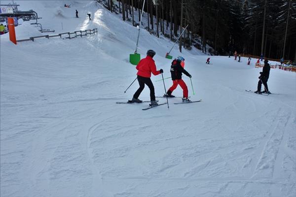 Grote foto ski en snowboard leraar res helpers gezocht. vacatures cultuur recreatie en sport