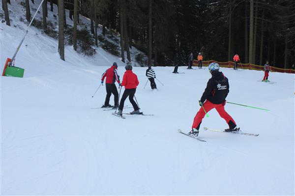 Grote foto ski en snowboard leraar res helpers gezocht. vacatures cultuur recreatie en sport