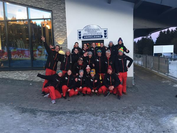 Grote foto ski en snowboard leraar res helpers gezocht. vacatures cultuur recreatie en sport