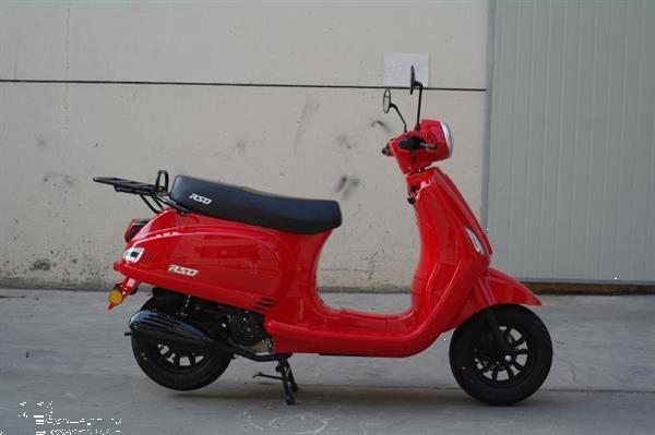 Kappenset Ferrari Rood RSO Sense/Vx50 (S)/Riva (S)/Vespa-Loo Kopen |  Overige Accessoires