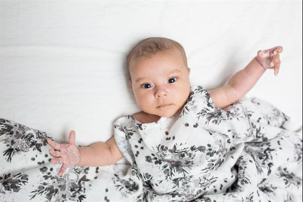 Grote foto hydrofiele doek black foral 120x120cm lulujo kinderen en baby dekens en slaapzakjes