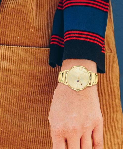 Grote foto tommy hilfiger goudkleurig dames horloge met decoratieve wij kleding dames horloges