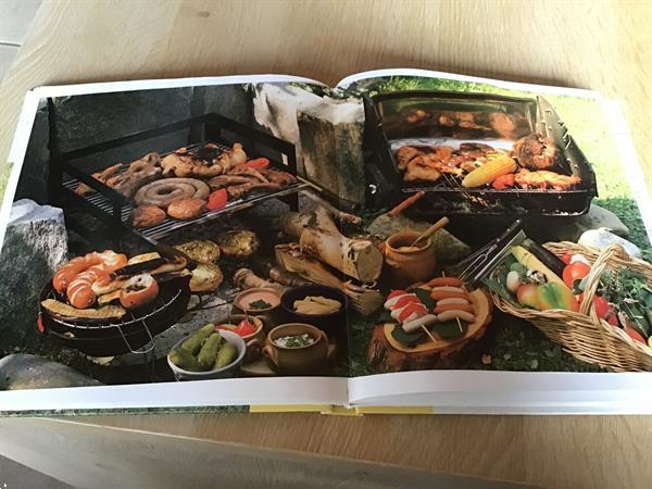 Grote foto boek in de open lucht bbq lekkerbekken top boeken kookboeken