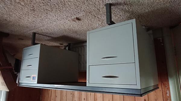 Grote foto solide stalen bureau huis en inrichting bureaus