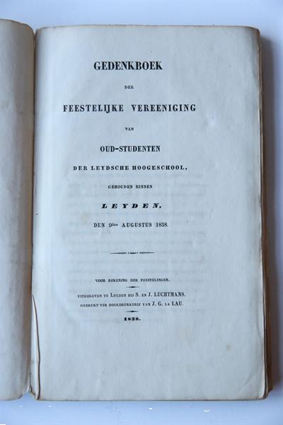 Grote foto gedenkboek der feestelijke vereeniging van oud studenten der boeken geschiedenis wereld