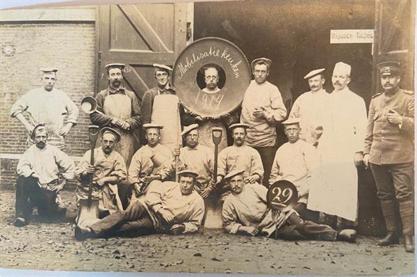 Grote foto original vintage photo postcard military postkaart met fot boeken fotografie en design