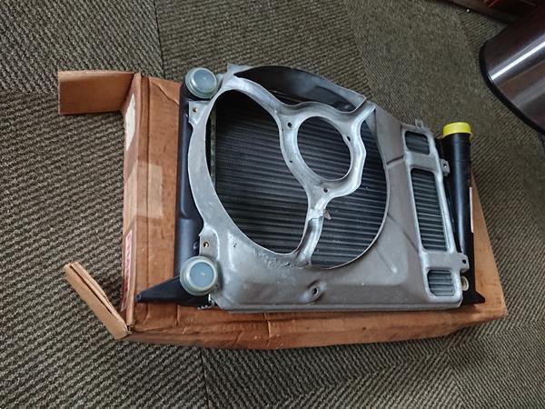 Grote foto radiateur voor audi b2 auto onderdelen oldtimer parts en accessory